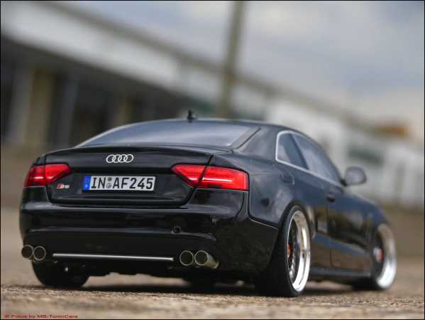 1:18 Audi S5 V8 Coupe schwarz mit 20´ BBS Echt-Alufelgen inkl. OVP